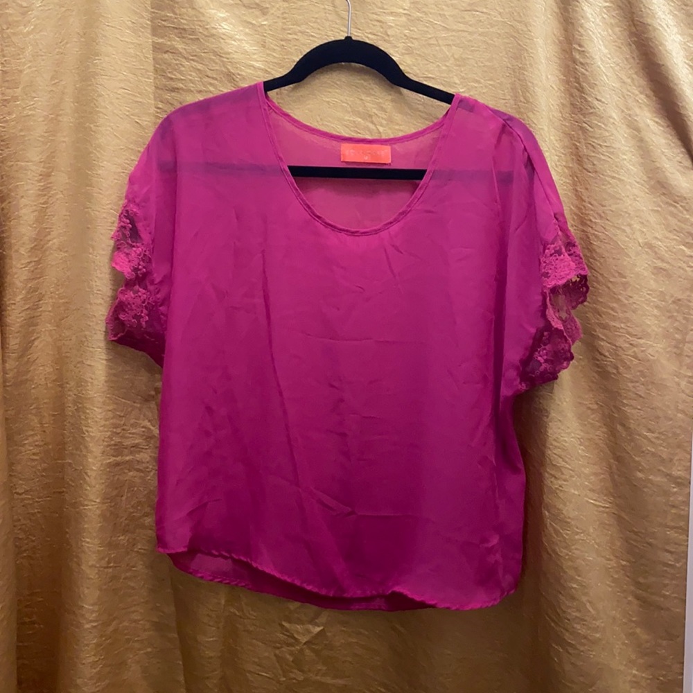 Fusia short-sleeved see-through blouse (Medium)